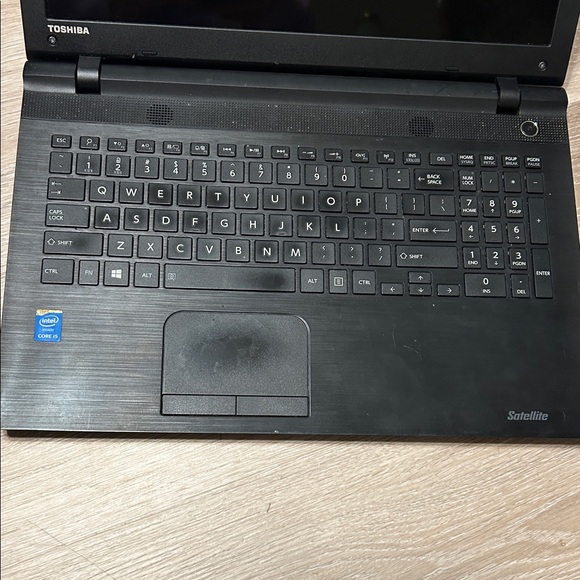 Toshiba C55-C5241 NO HDD, BAD BATTERY, FOR PARTS - Picture 6 of 7